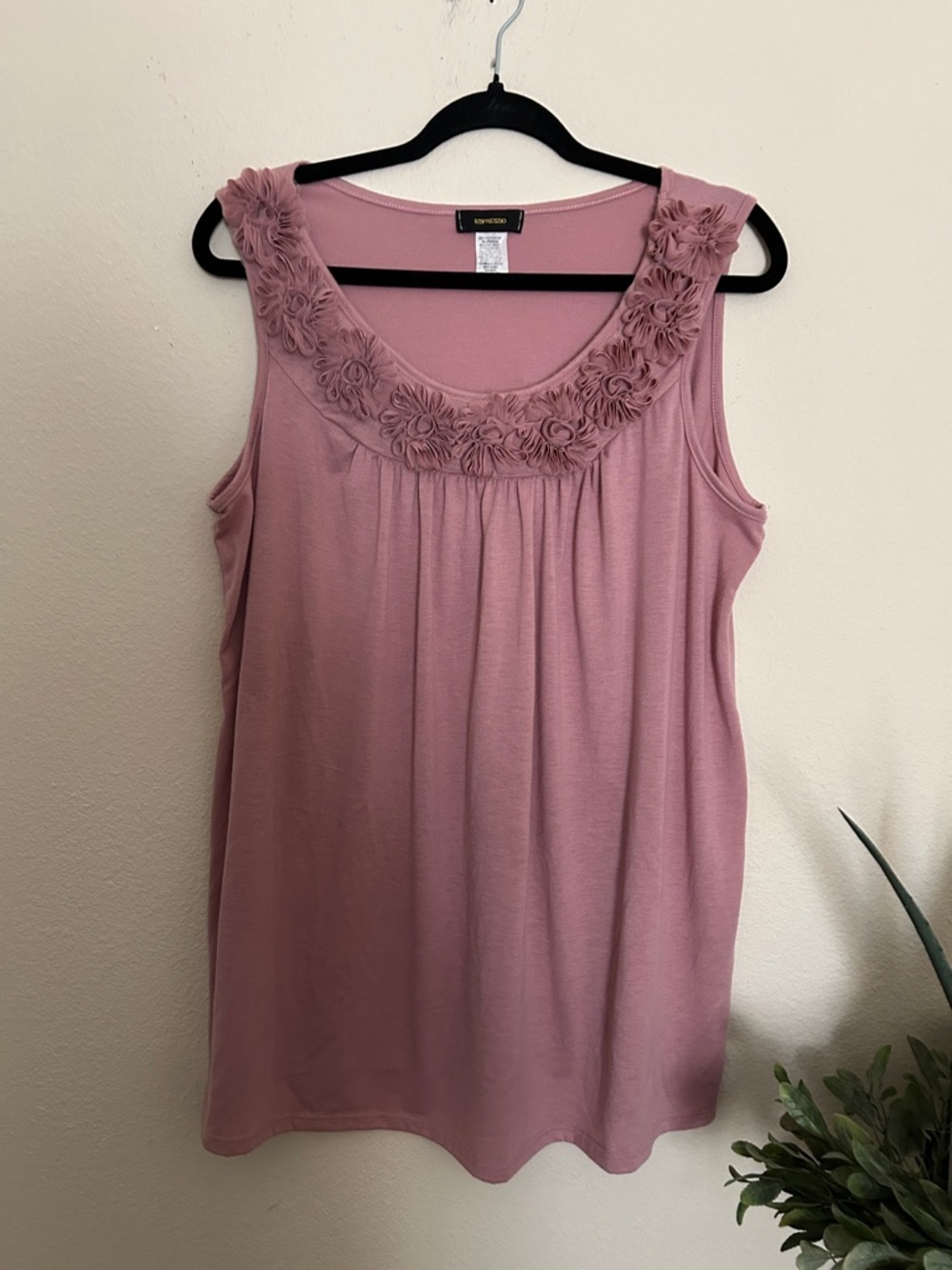 Espresso Dusty Rose Sleeveless Floral Trim Tank Top